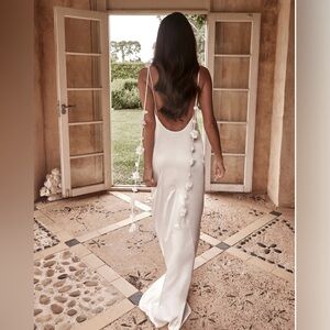 Meshki NEW WITH TAGS Elenora Rose Gown - White size medium